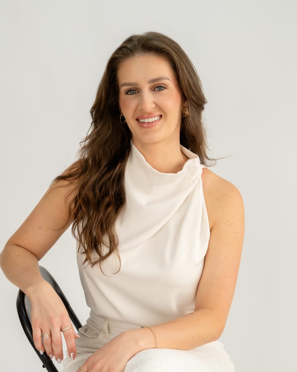 Dra. Laís Zucchi, cirurgiã-dentista responsável pela clínica